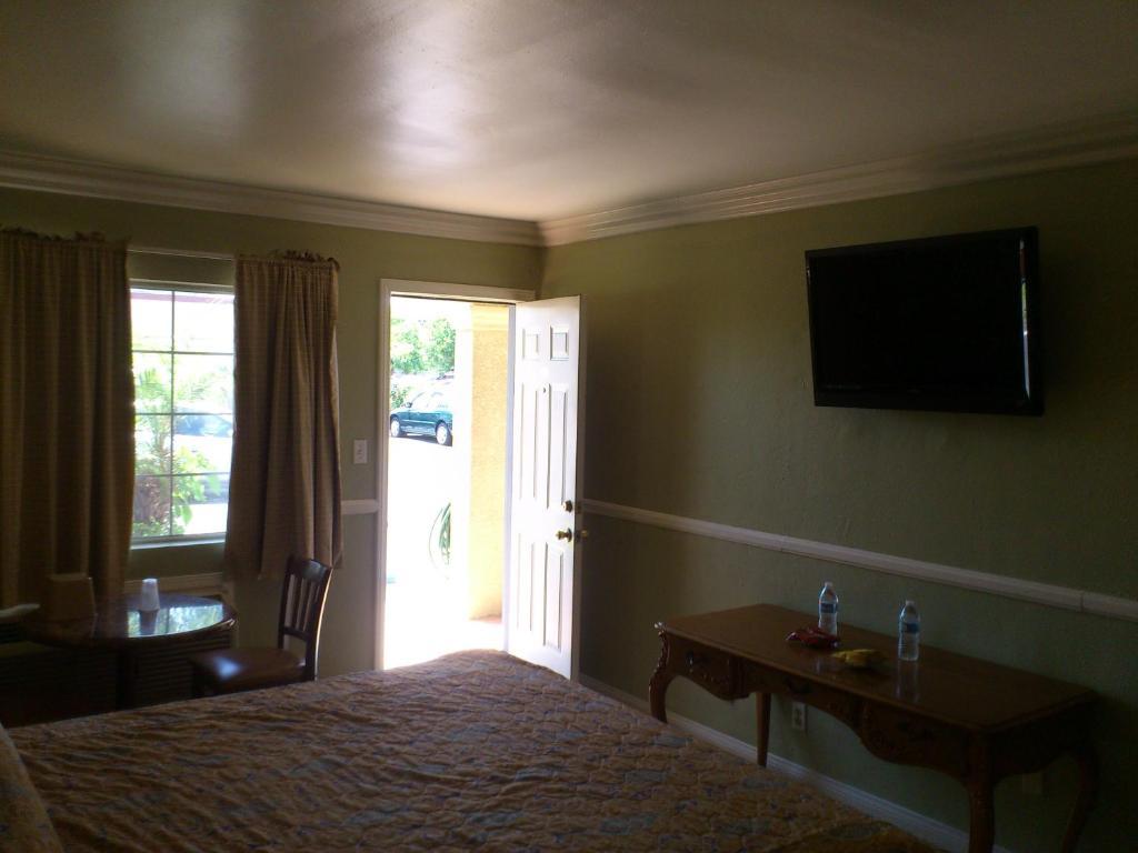Santa Ana Travel Inn Kamer foto