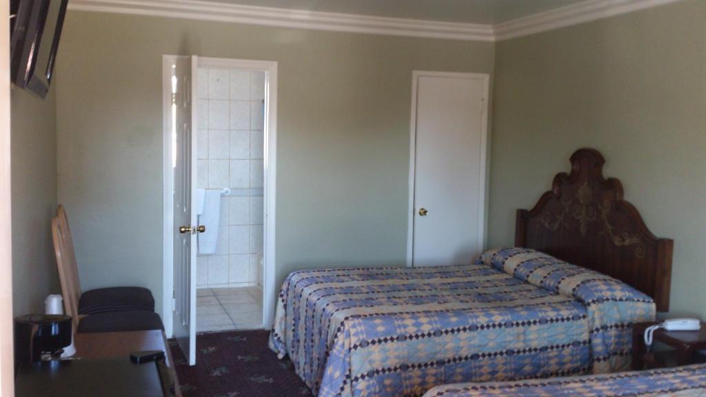 Santa Ana Travel Inn Kamer foto
